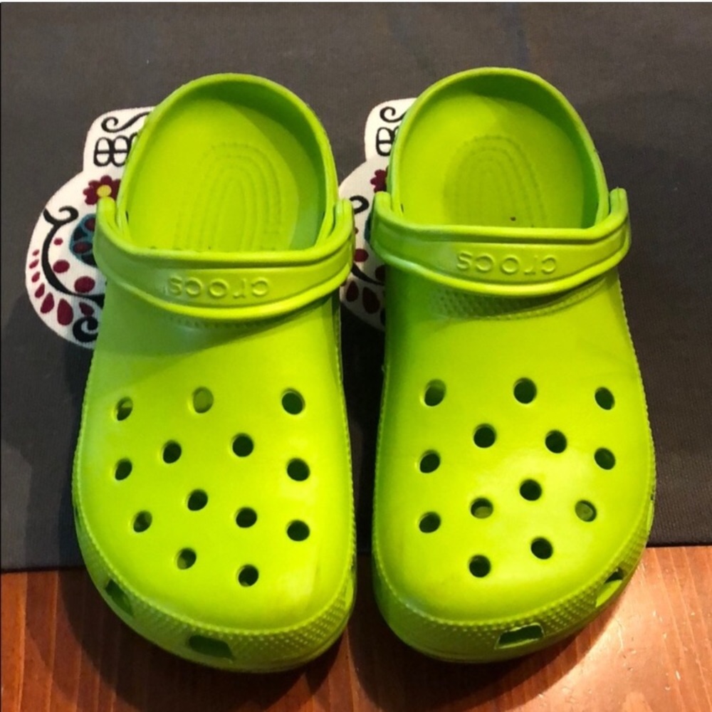 Green Crocs! Women’s 9, Men’s 7